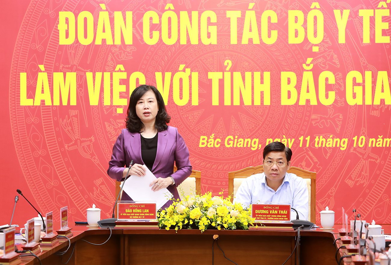 Một số hình ảnh của Bộ trưởng Bộ Y tế Đào Hồng Lan làm việc tại tỉnh Bắc Giang